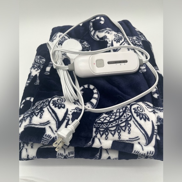 Navy blue heated blanket - Picture 2 of 3